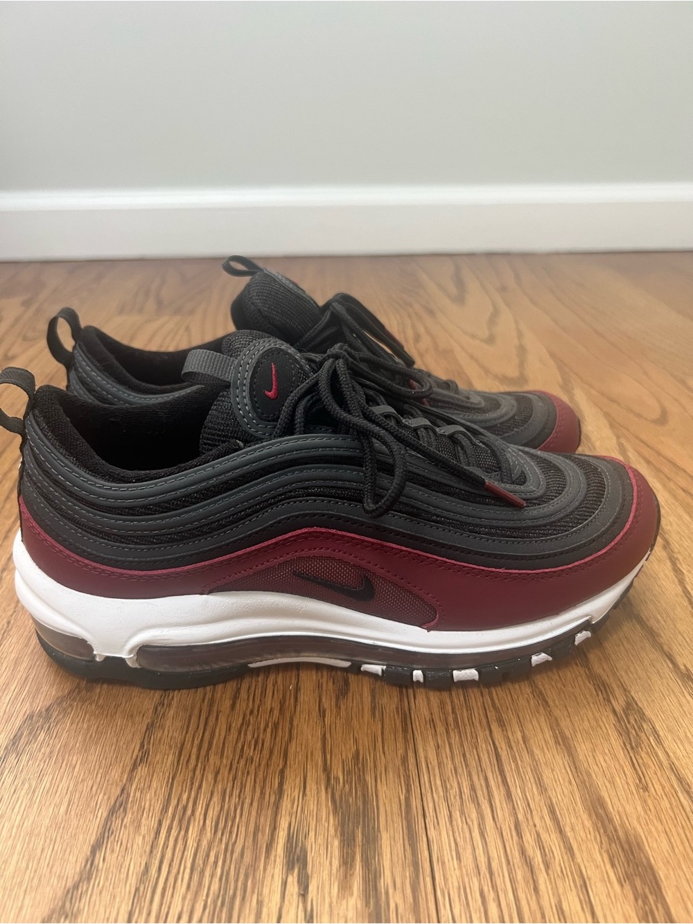 Big Kids Air Max Style Low-Top Athletic Sneakers - Black & Burgundy